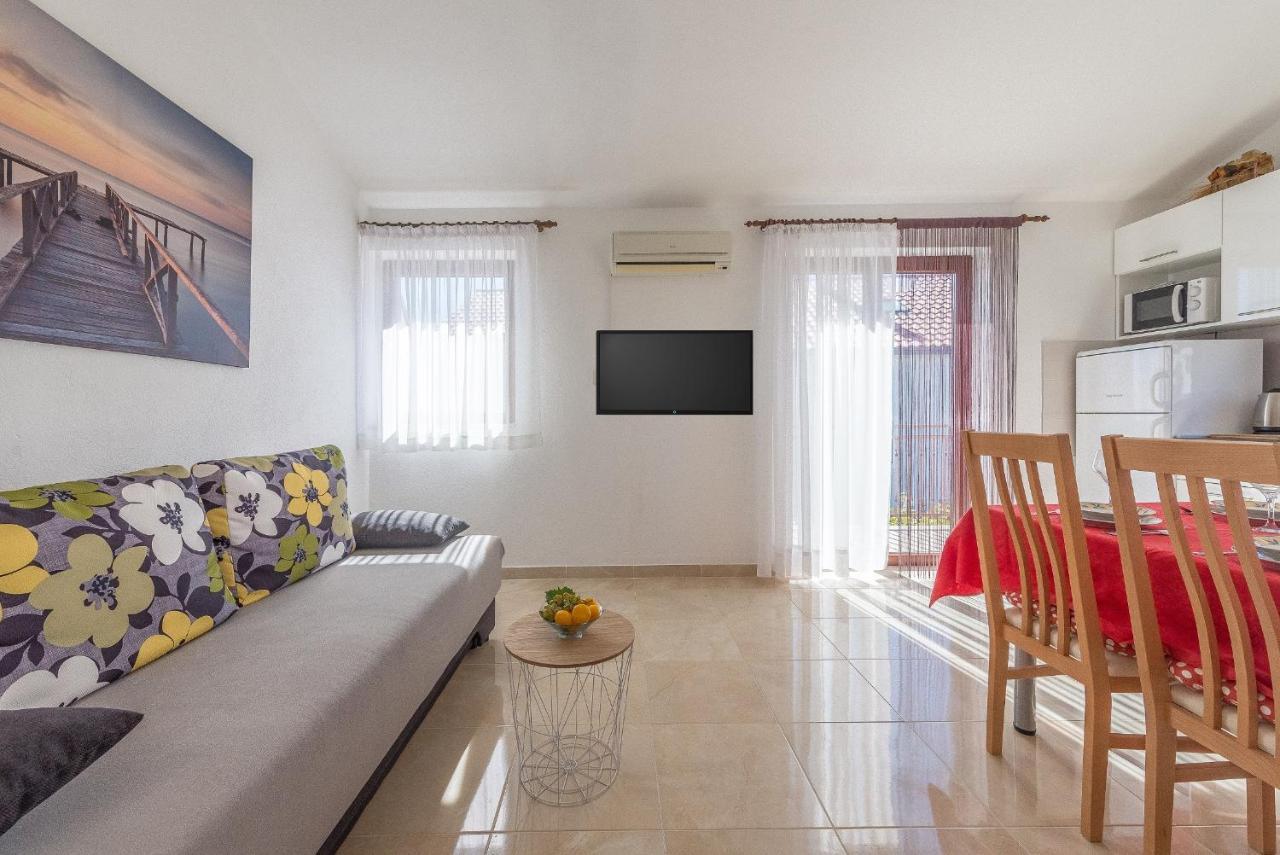 Apartments Pleadin 罗戈兹尼察 外观 照片
